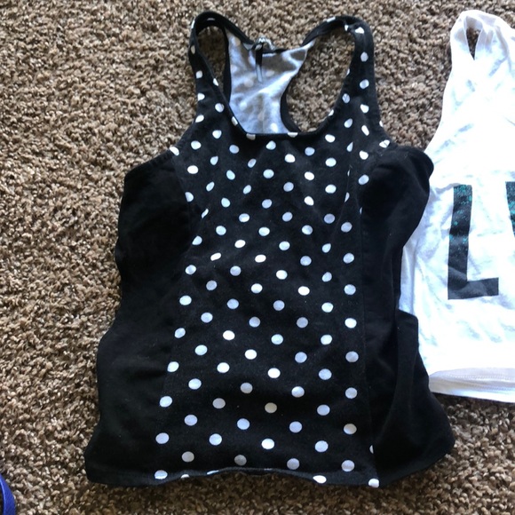 3 Workout Crop Tops - Picture 2 of 4